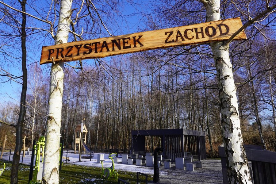 Na zdjęciu przestrzeń wypoczynkowa "Przystanek" Zachód w Żorach