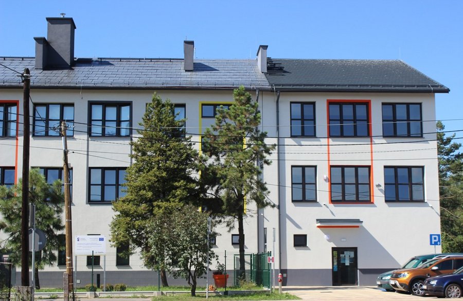 Na zdjęciu Zespół Szkół nr 5 w Żorach-Baranowicach