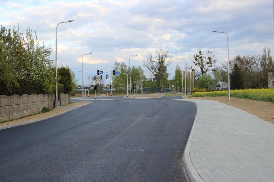 Na zdjęciu droga ul. Familijnej