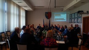 Radni Rady Miasta Żory podczas sesji absolutoryjnej 25 czerwca 2025 r. 