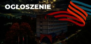 Na zdjęciu budynek Urzędu Miasta Żory przy al. Wojska Polskiego 25 z lotu ptaka oraz napis: Ogłoszenie 