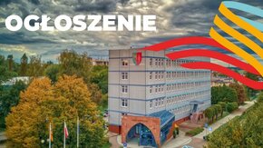 Na zdjęciu budynek Urzędu Miasta Żory przy al. Wojska Polskiego 25 z lotu ptaka oraz napis: Ogłoszenie