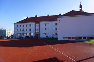 Na zdjęciu budynek Szkoły Podstawowej nr 3 w Żorach