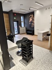 Fotorelacja z otwarcia pracowni fryzjerskiej w Centrum Kształcenia Zawodowego i Ustawicznego w Żorach