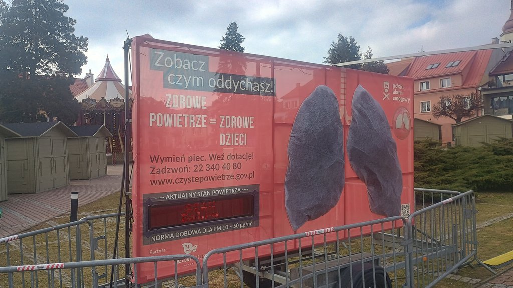 Smogowe płuca na Rynku w Żorach - stan na dzień 03.03.2025 r. 