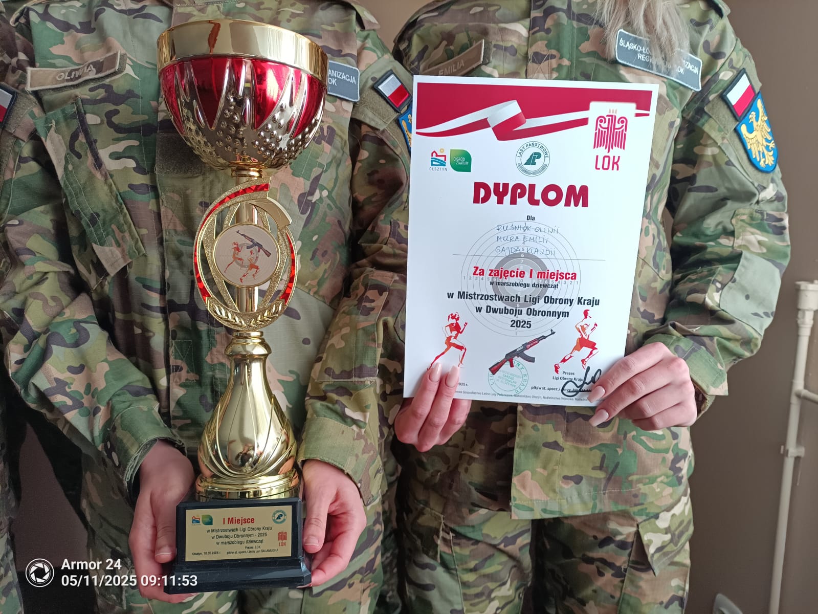 Puchar i dyplom za zwycięstwo w Mistrzostwach LOK w dwuboju obronnym