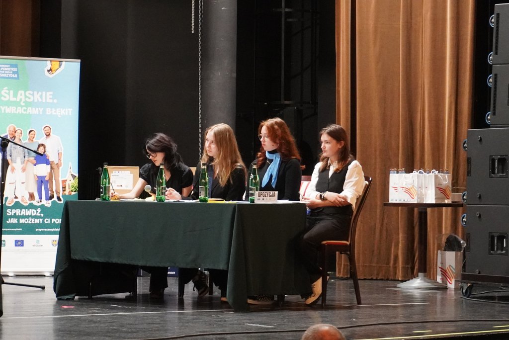 Debata oksfordzka między reprezentacjami I Liceum Ogólnokształcącego im. Karola Miarki w Żorach oraz Zespołu Szkół Nr 2 im. ks. prof. Józefa Tischnera.