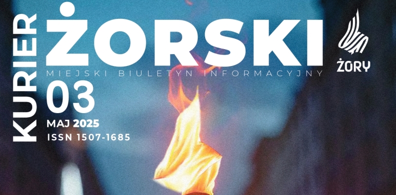 Okładka majowego numeru miejskiego biuletynu informacyjnego „Kurier Żorski”. Na głównym zdjęciu widać osobę trzymającą pochodnię w tłumie uczestników nocnego wydarzenia – jest to symboliczne nawiązanie do „Święta Ogniowego”, obchodzonego w Żorach, które w tym roku odbywa się po raz 323. 