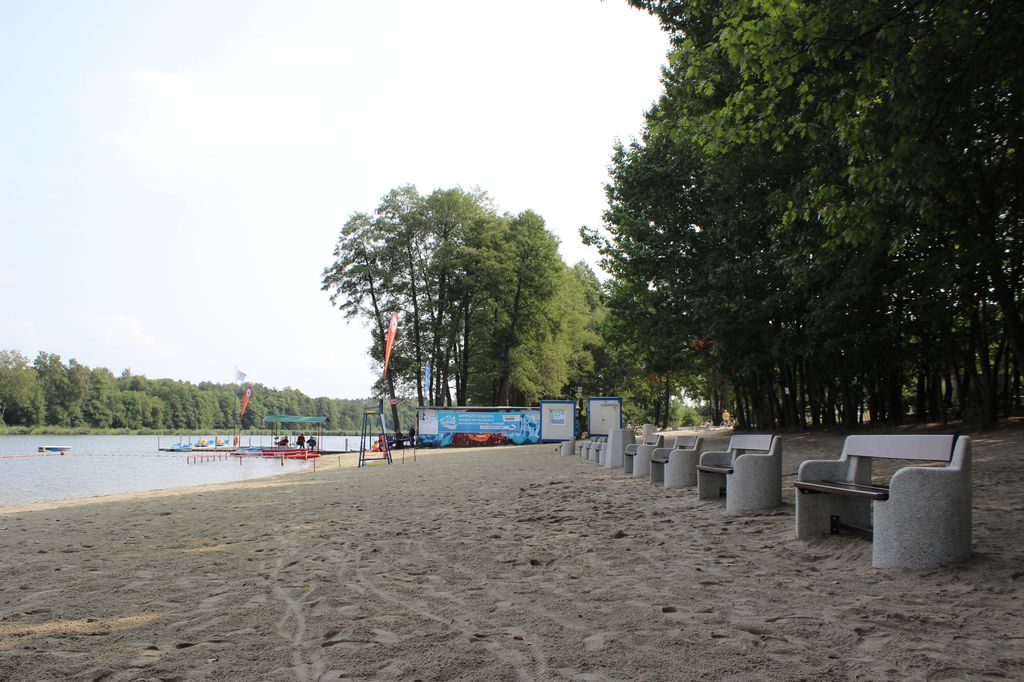 Na zdjęciu plaża na terenie kąpieliska "Śmieszek"