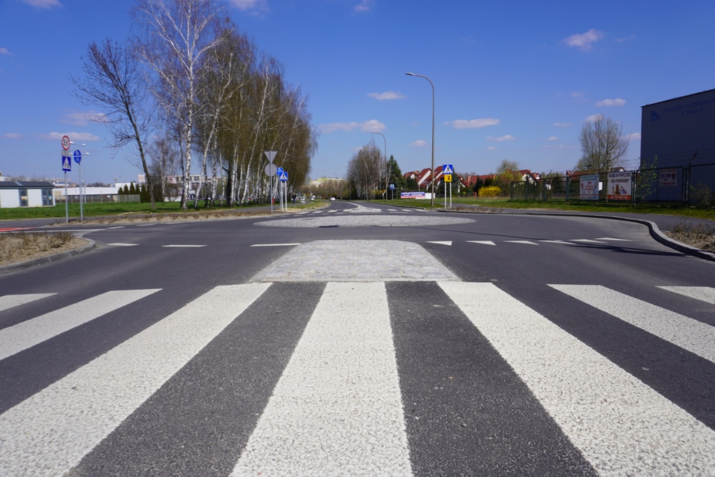 Na zdjęciu fragment drogi ul. Okrężnej w Żorach